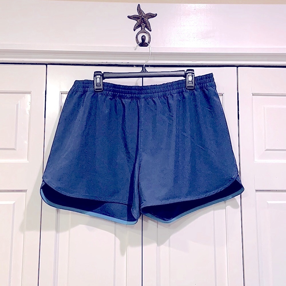 Bass Pro Shops Blue Active Shorts Women’s Size Large NWT